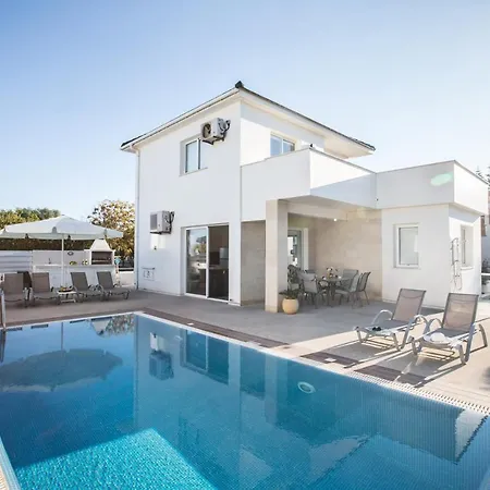 Flouressia 4 * Protaras