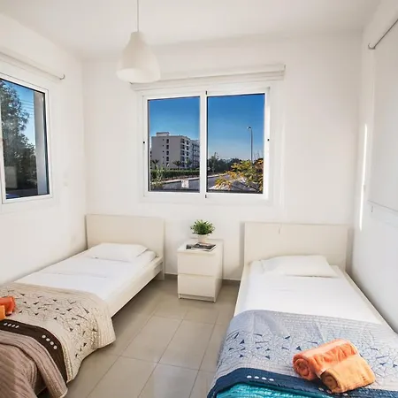 Villa Flouressia 4 Protaras